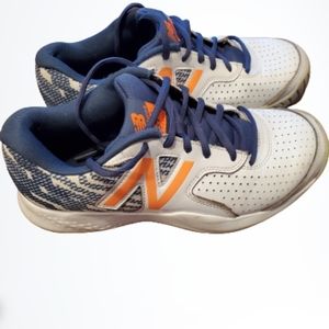 New balance 696 V3  Men's athletic Tennis shoes.
